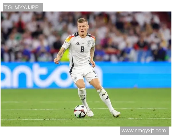 公认最帅足球明星揭晓他的魅力与风采背后的故事与成就