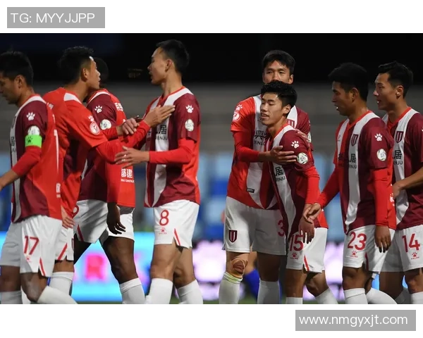 成都极限运动队进攻战术解析与实战应用探讨